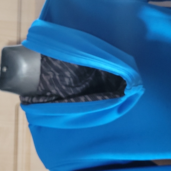 🌟2/$25🌟 Puma sweatshirt MED boys - Picture 3 of 4